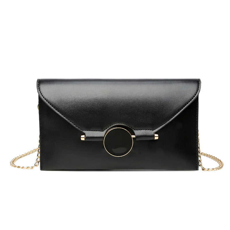 The Evelyn Clutch