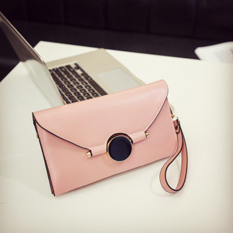 The Evelyn Clutch