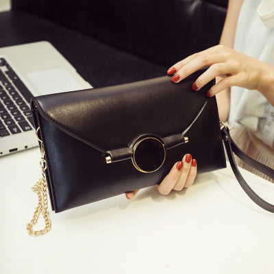 The Evelyn Clutch